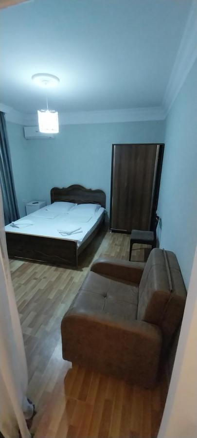Hostel Gomani Batoemi Buitenkant foto