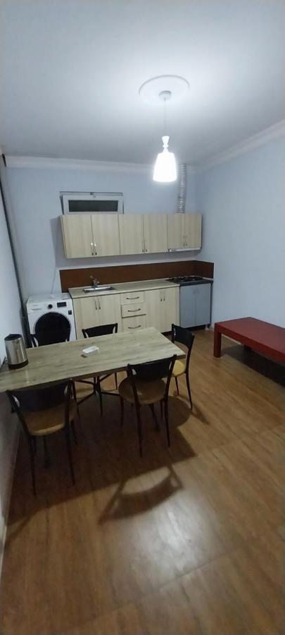 Hostel Gomani Batoemi Buitenkant foto