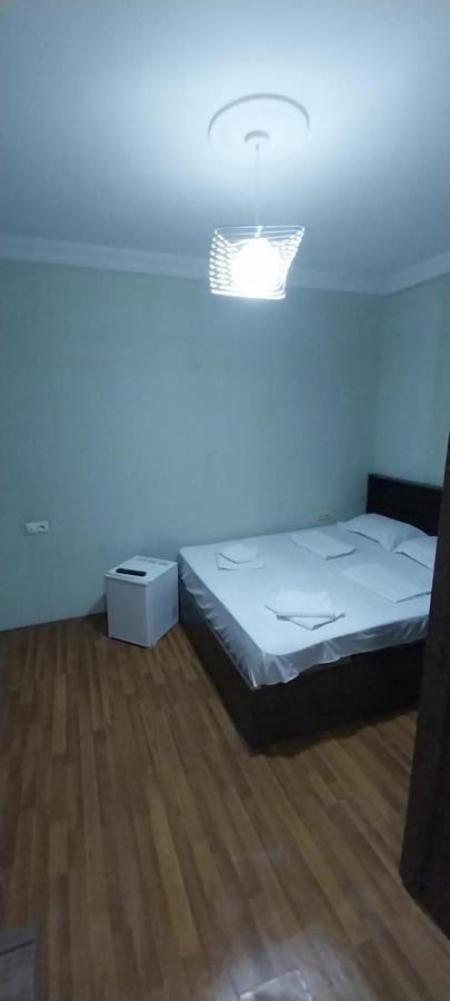 Hostel Gomani Batoemi Buitenkant foto